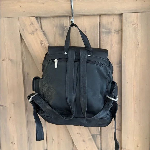 Wilsons Leather Backpack Black Multi Pocket TravelSchool  display picture 1